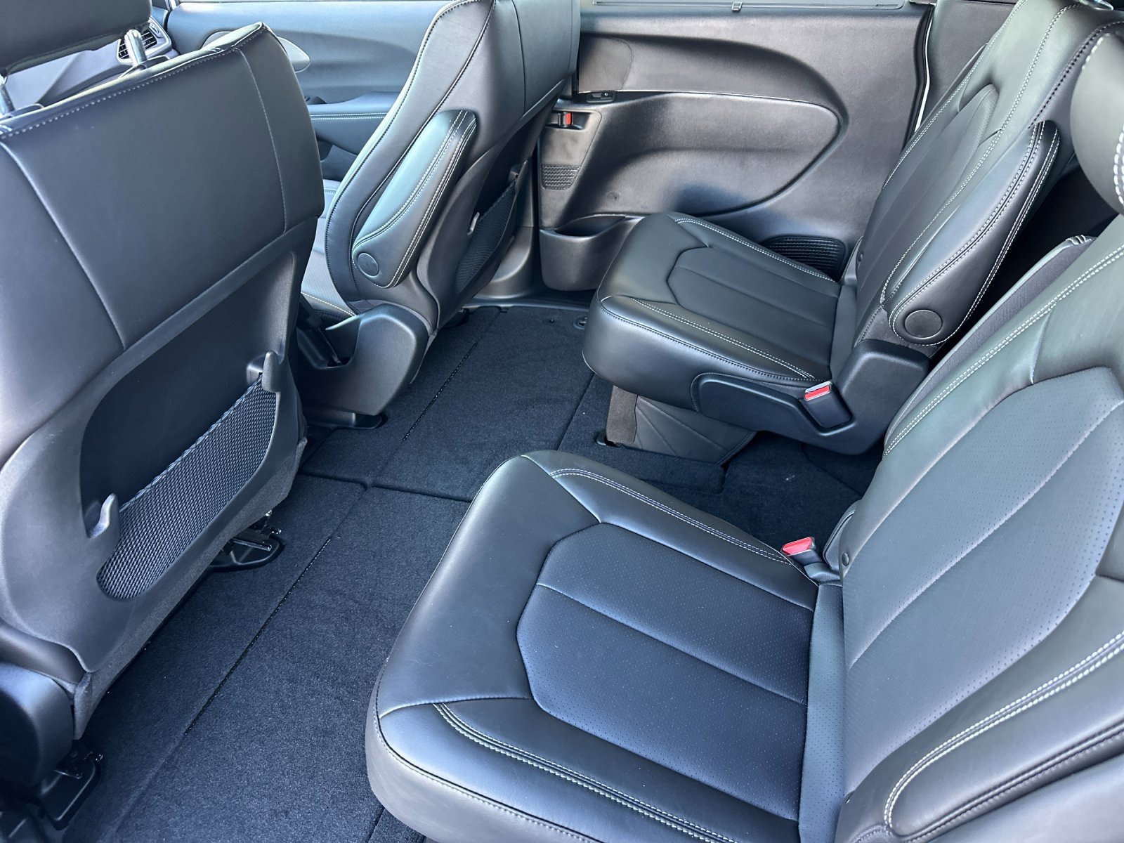 New 2025 Chrysler Voyager LX image 11