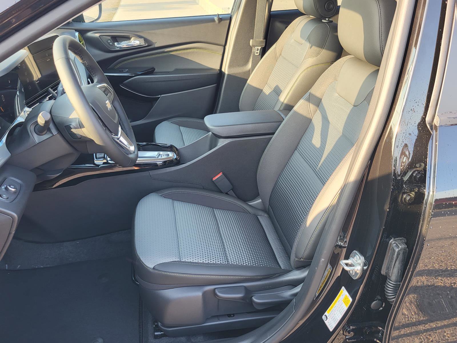 New 2026 Chevrolet Trax LT w/ Driver Confidence Package image 15