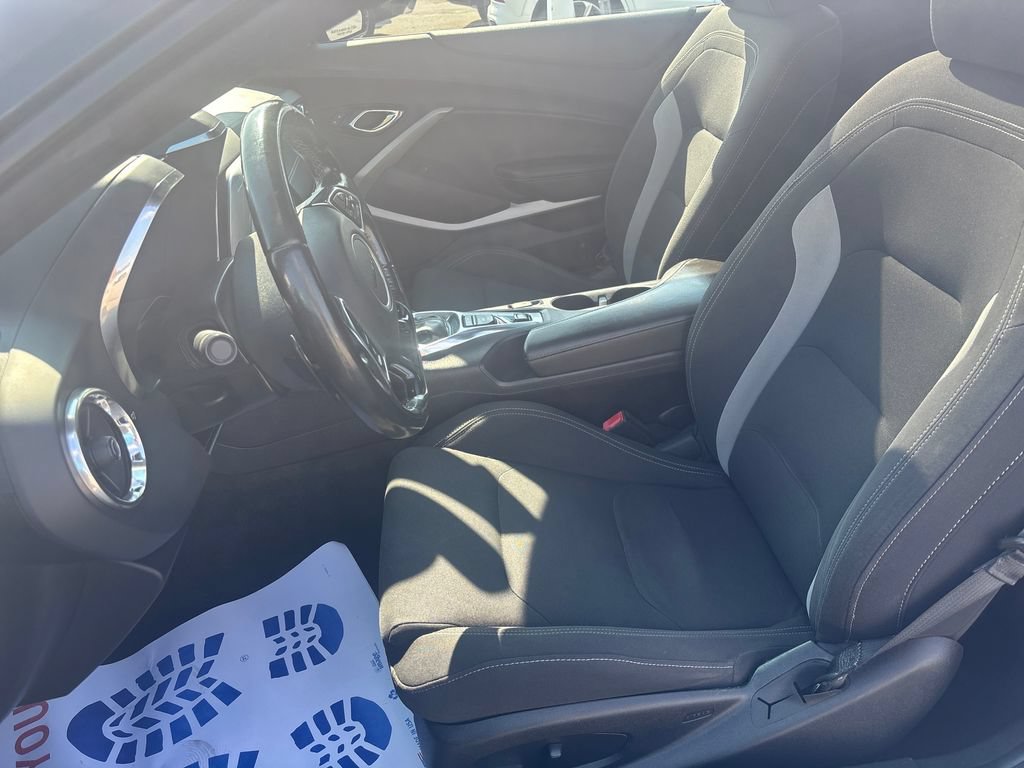 Used 2016 Chevrolet Camaro LT RWD image 14