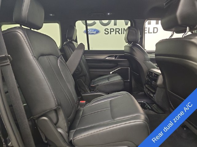 Used 2025 Jeep Wagoneer Series II AWD/4WD image 12