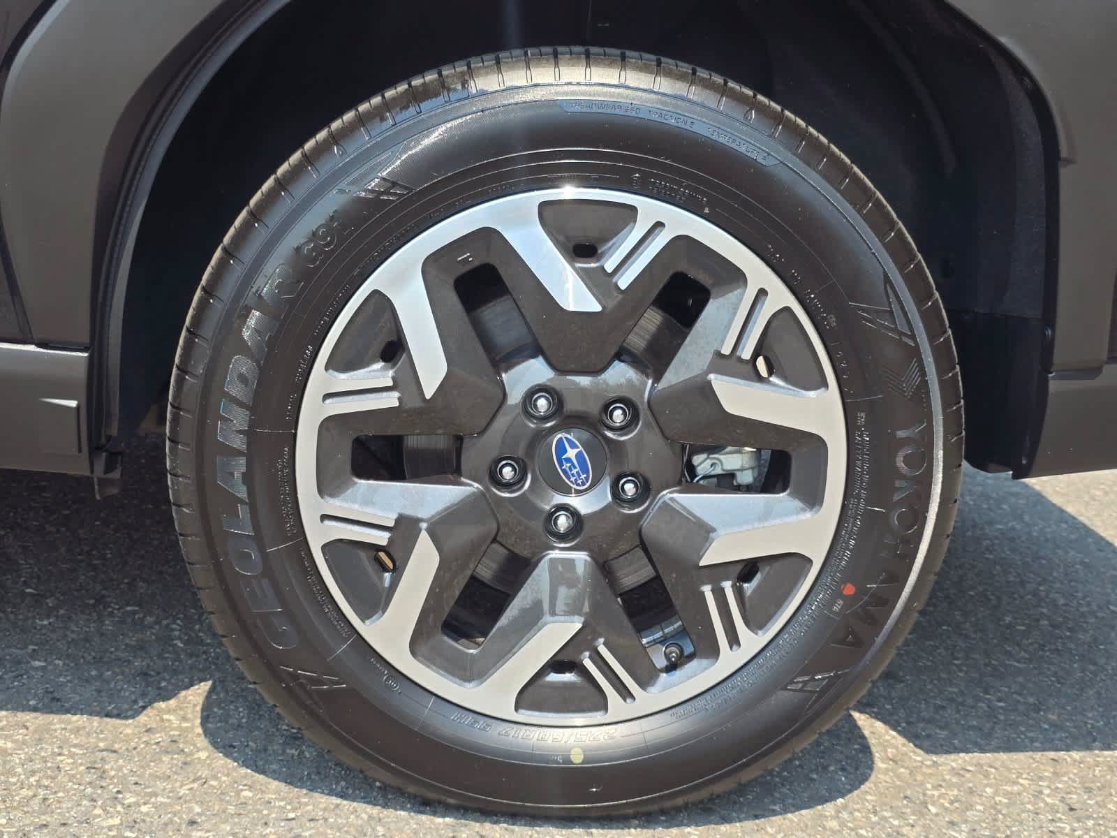 Certified 2025 Subaru Forester Premium AWD/4WD image 8