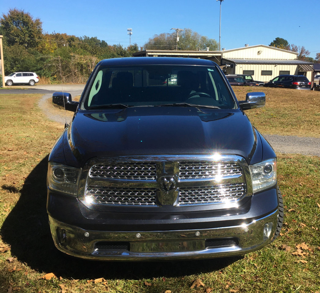 Used 2016 RAM 1500 Laramie w/ Convenience Group image 4