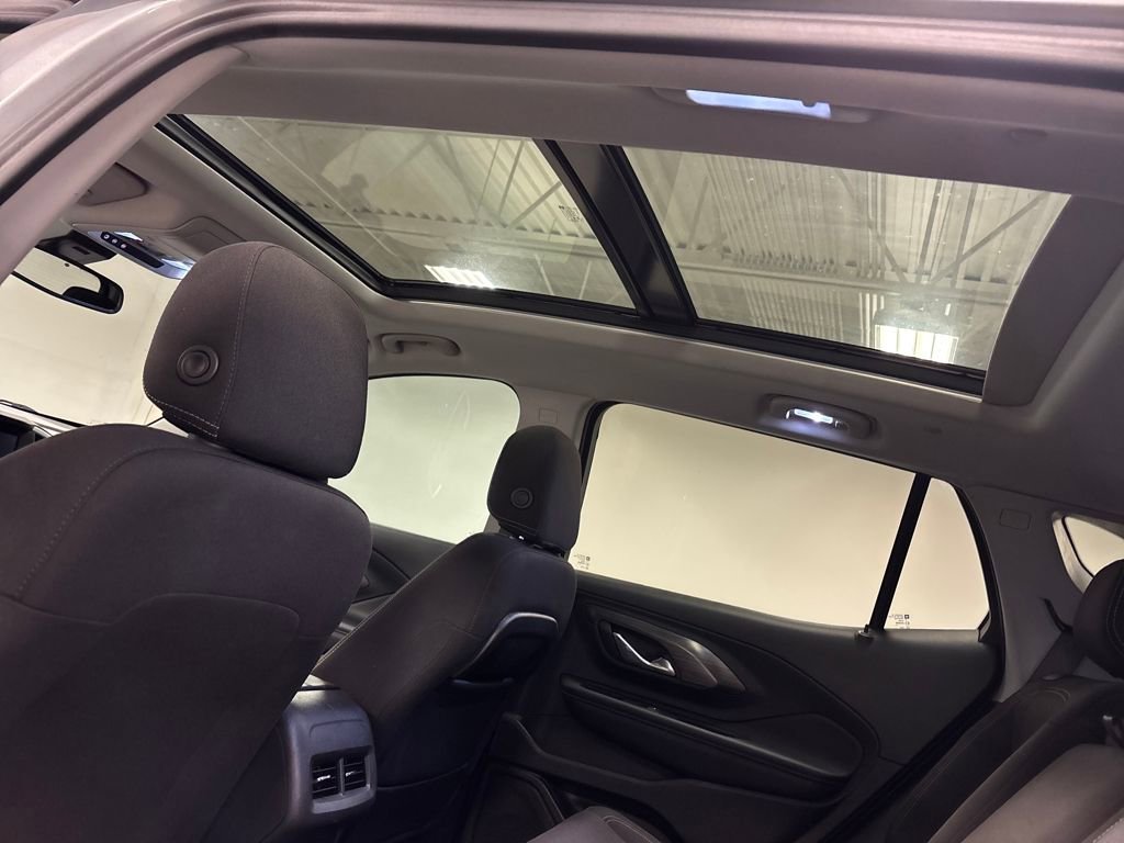 Certified 2023 GMC Terrain SLE w/ Driver Convenience Package image 31
