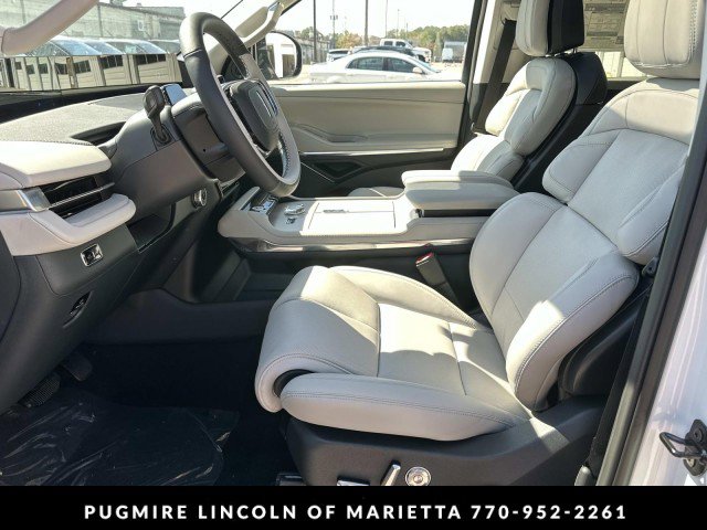 New 2025 Lincoln Navigator L Reserve image 9