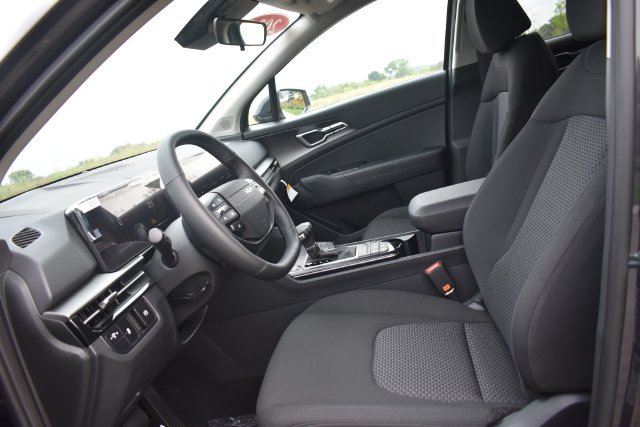 New 2026 Kia Sportage LX w/ LX Convenience Package FWD image 21