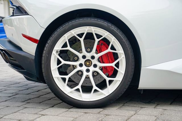 Used 2016 Lamborghini Huracan LP 610-4 Avio image 32