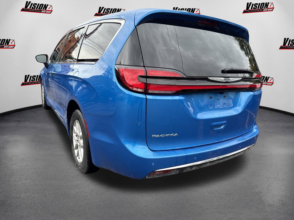 Used 2026 Chrysler Pacifica Select FWD image 7