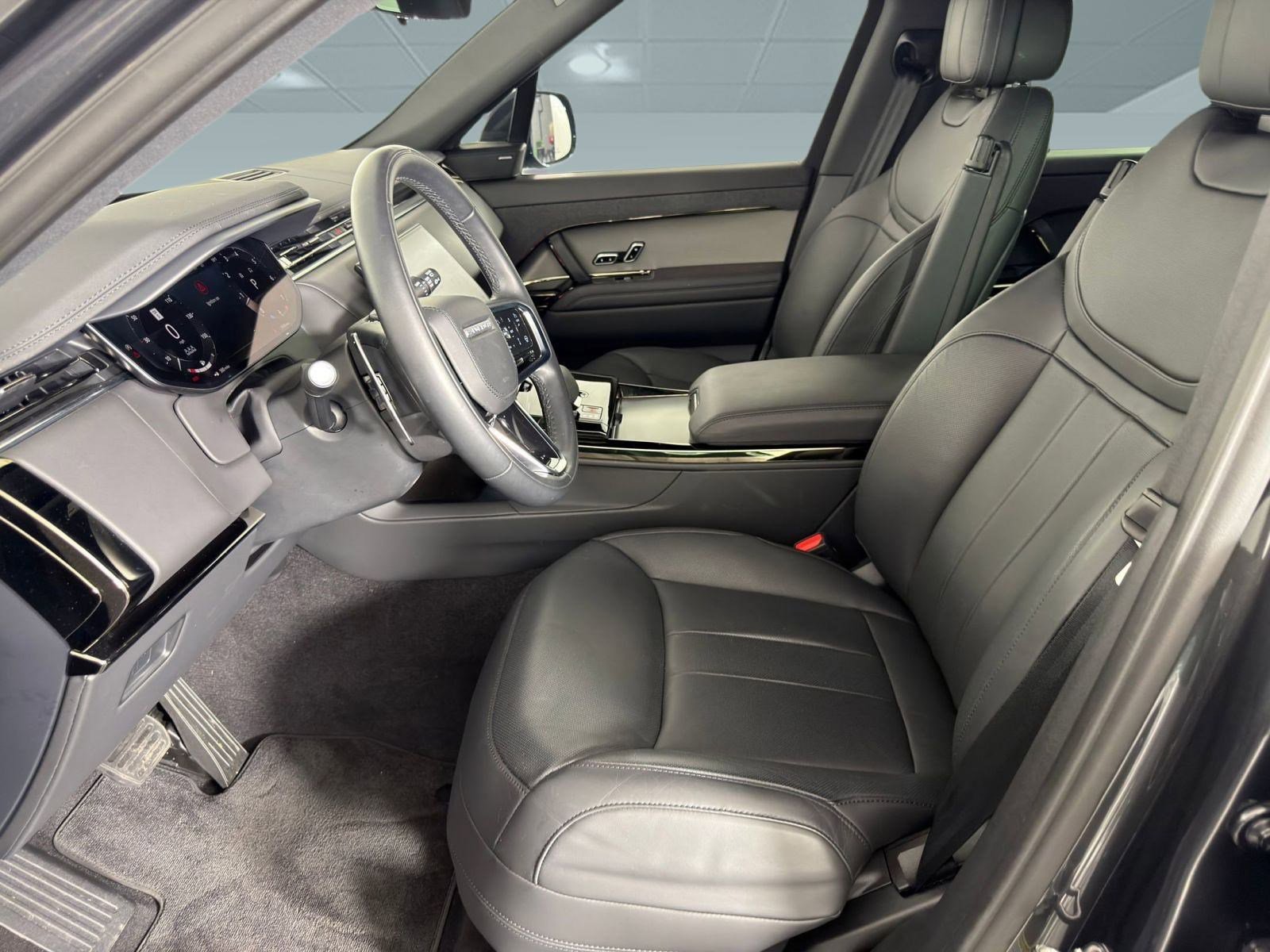 Certified 2025 Land Rover Range Rover Sport SE image 5