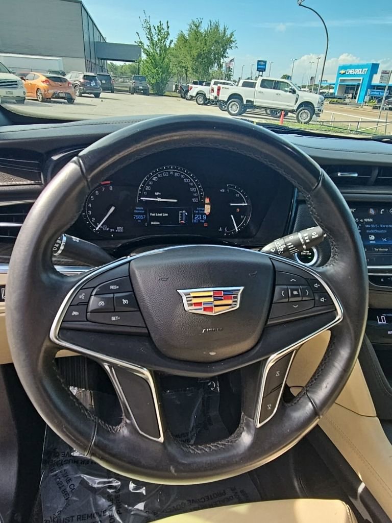 Used 2018 Cadillac XT5 FWD image 12