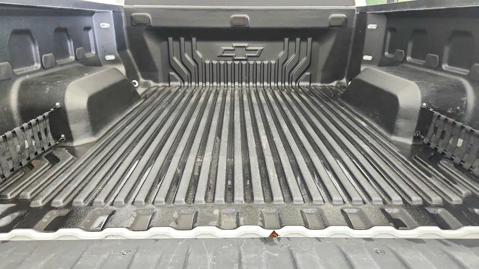 Used 2023 Chevrolet Silverado 1500 LT AWD/4WD image 36