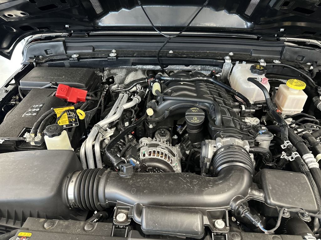 Used 2024 Jeep Gladiator Rubicon w/ Technology Group image 12
