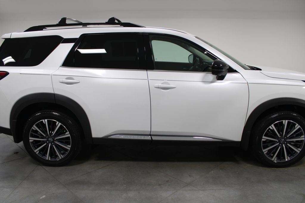 Used 2026 Nissan Pathfinder Platinum AWD/4WD image 11
