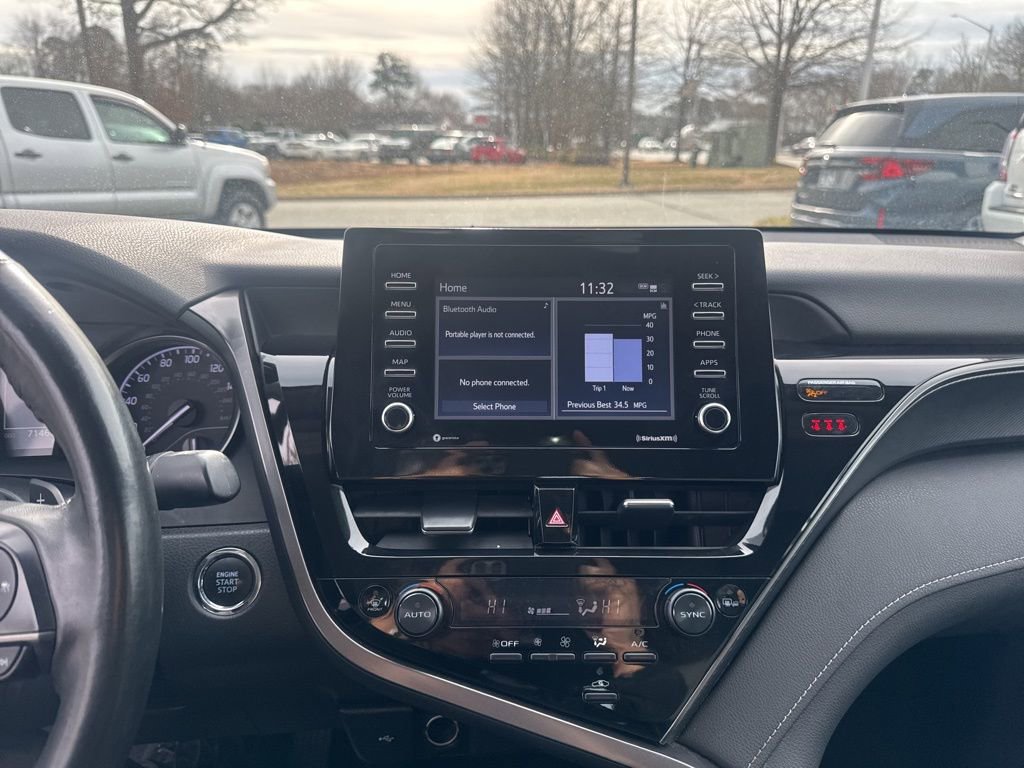 Used 2023 Toyota Camry SE image 17