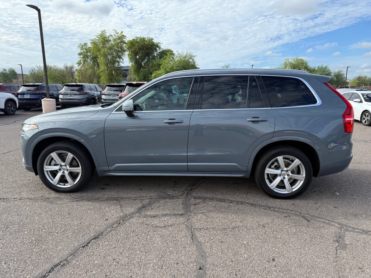 Used 2022 Volvo XC90 T5 Momentum AWD/4WD image 8