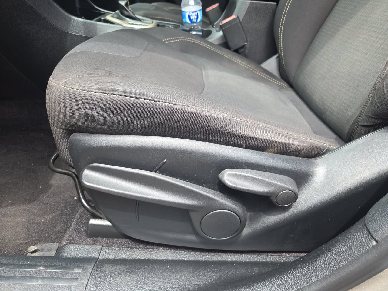 Used 2017 Jeep Cherokee Latitude FWD image 16