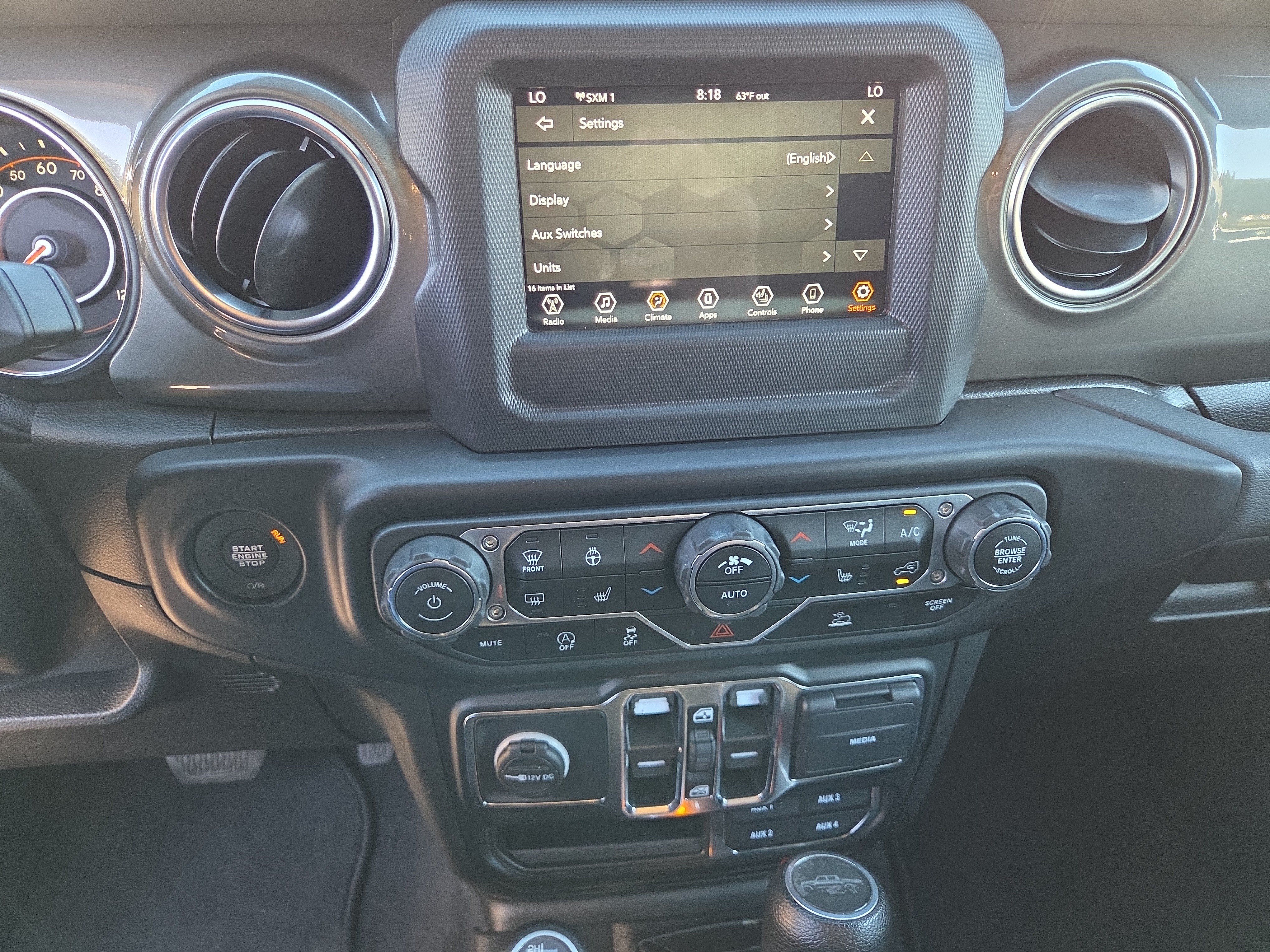 Certified 2021 Jeep Gladiator Overland w/ Cold Weather Group AWD/4WD image 26