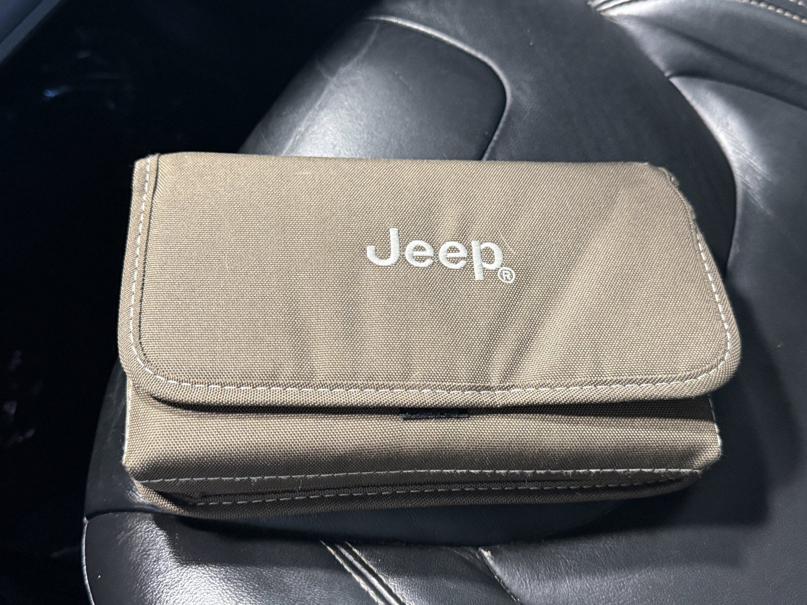 Used 2017 Jeep Cherokee Limited AWD/4WD image 15