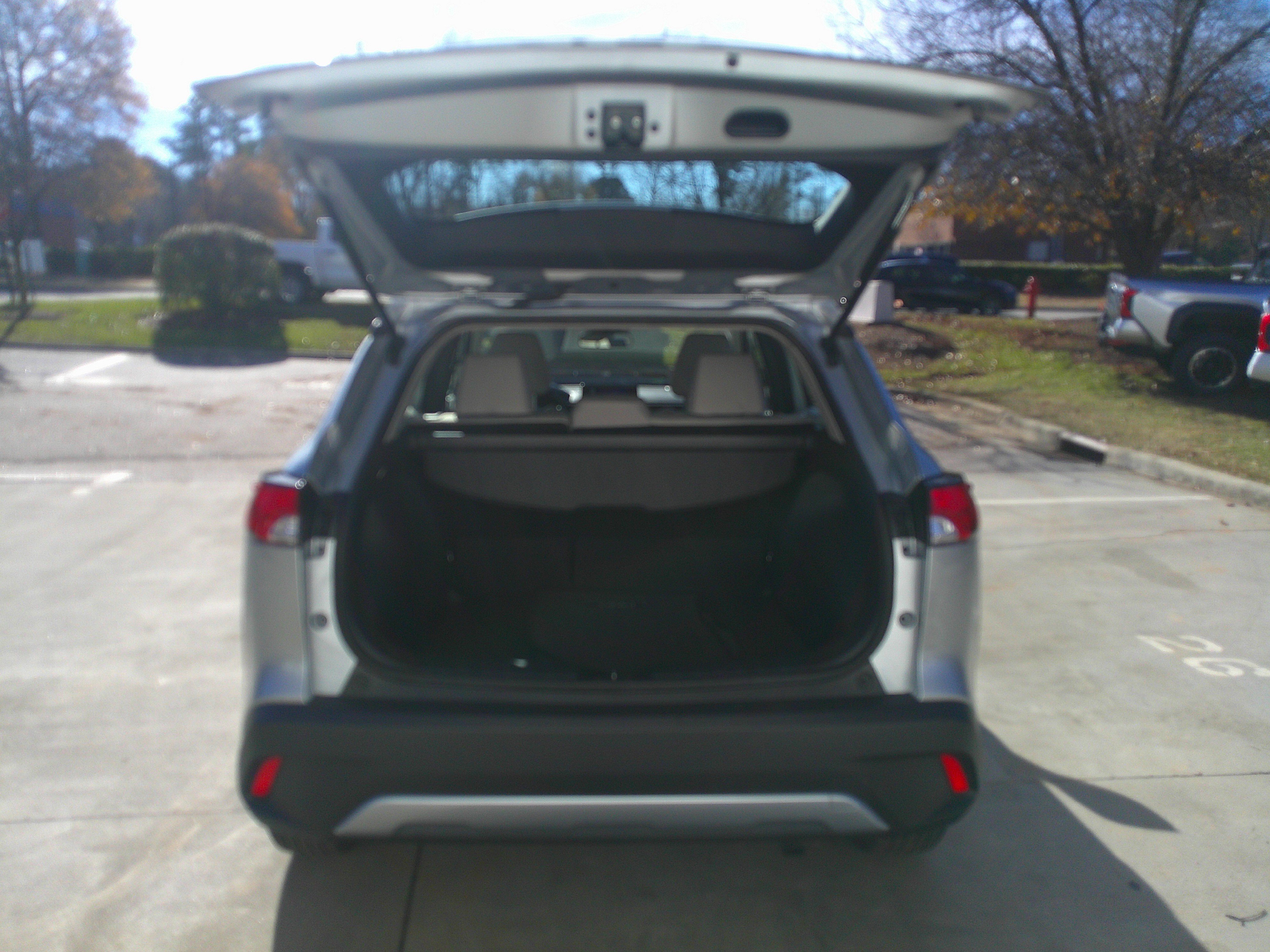 Used 2025 Toyota Corolla Cross L image 33