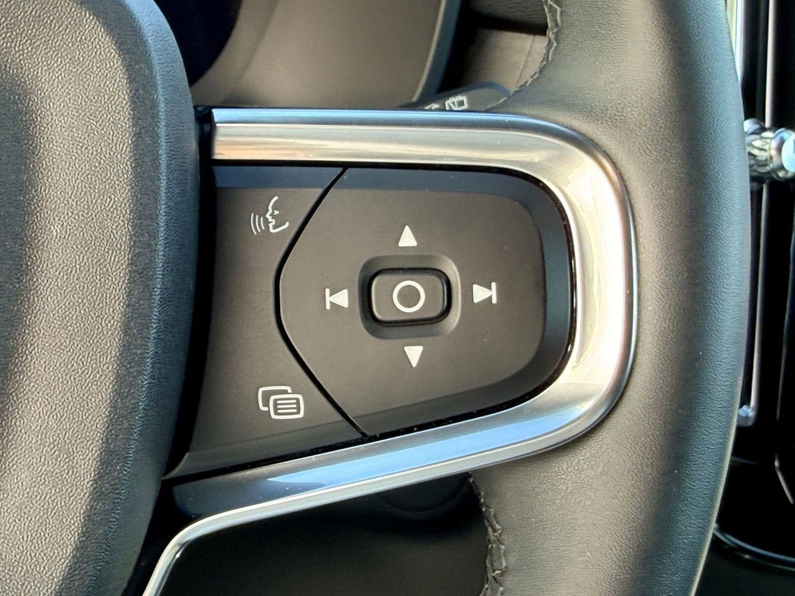 Certified 2023 Volvo XC40 Recharge Ultimate image 25