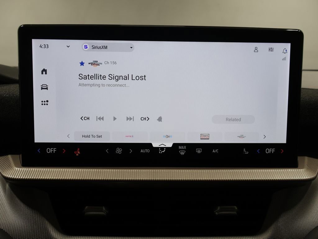 Used 2025 Ford Explorer Active image 29