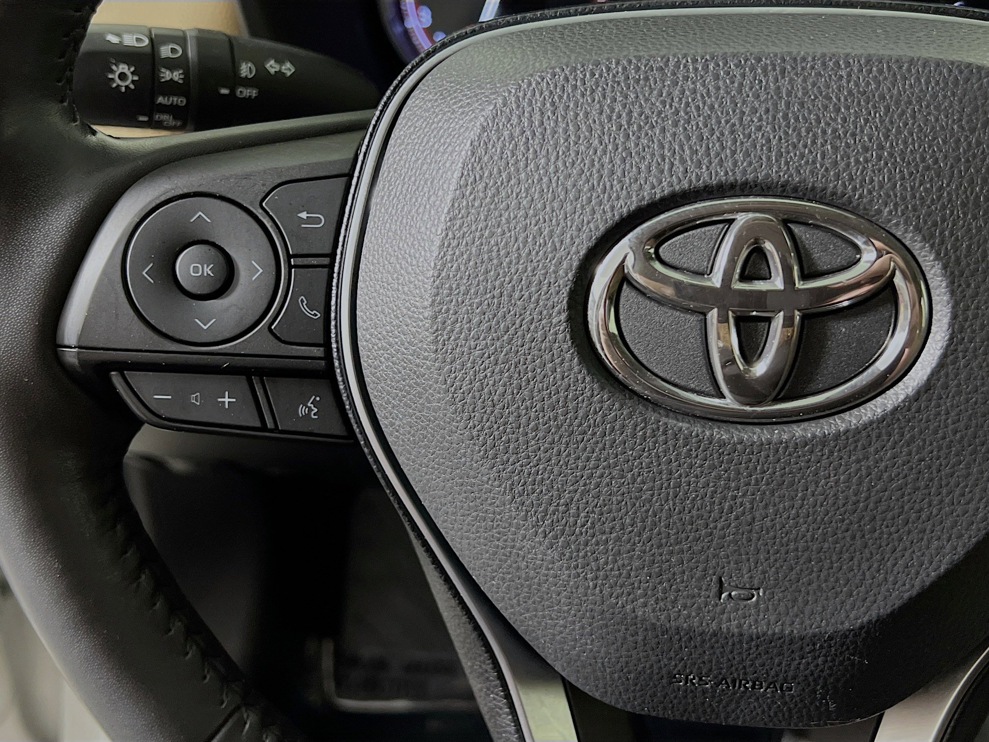 Used 2019 Toyota RAV4 Limited w/ Cold Weather Package image 19