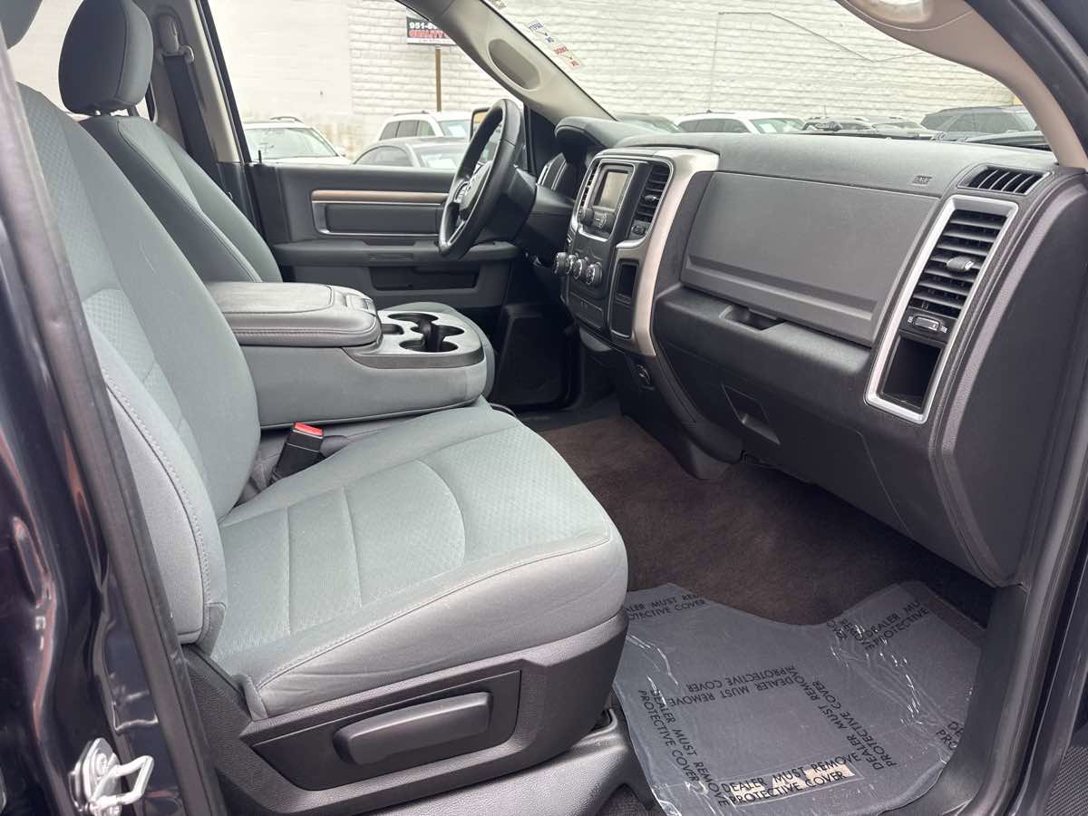 Used 2017 RAM 1500 Classic SLT image 12