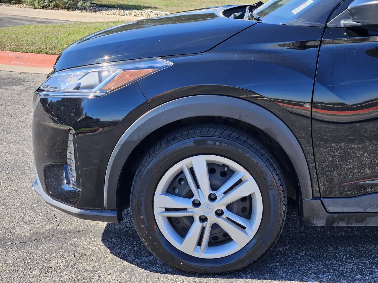 Used 2024 Nissan Kicks S FWD image 8