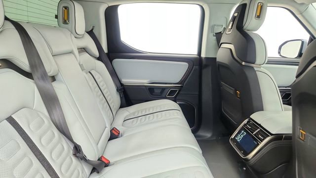 Used 2023 Rivian R1T Adventure image 24