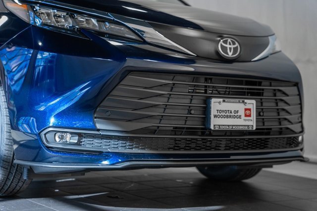New 2026 Toyota Sienna XLE AWD/4WD image 13