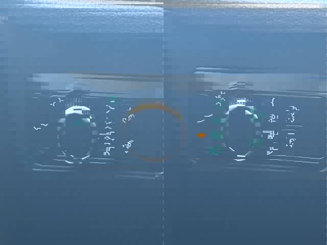 New 2025 Ford Escape ST-Line w/ Cold Weather Package image 18