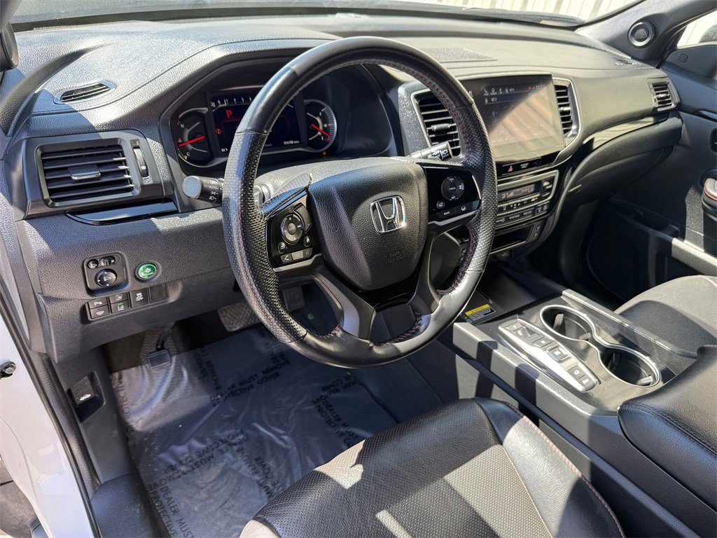 Used 2024 Honda Passport Black Edition image 16