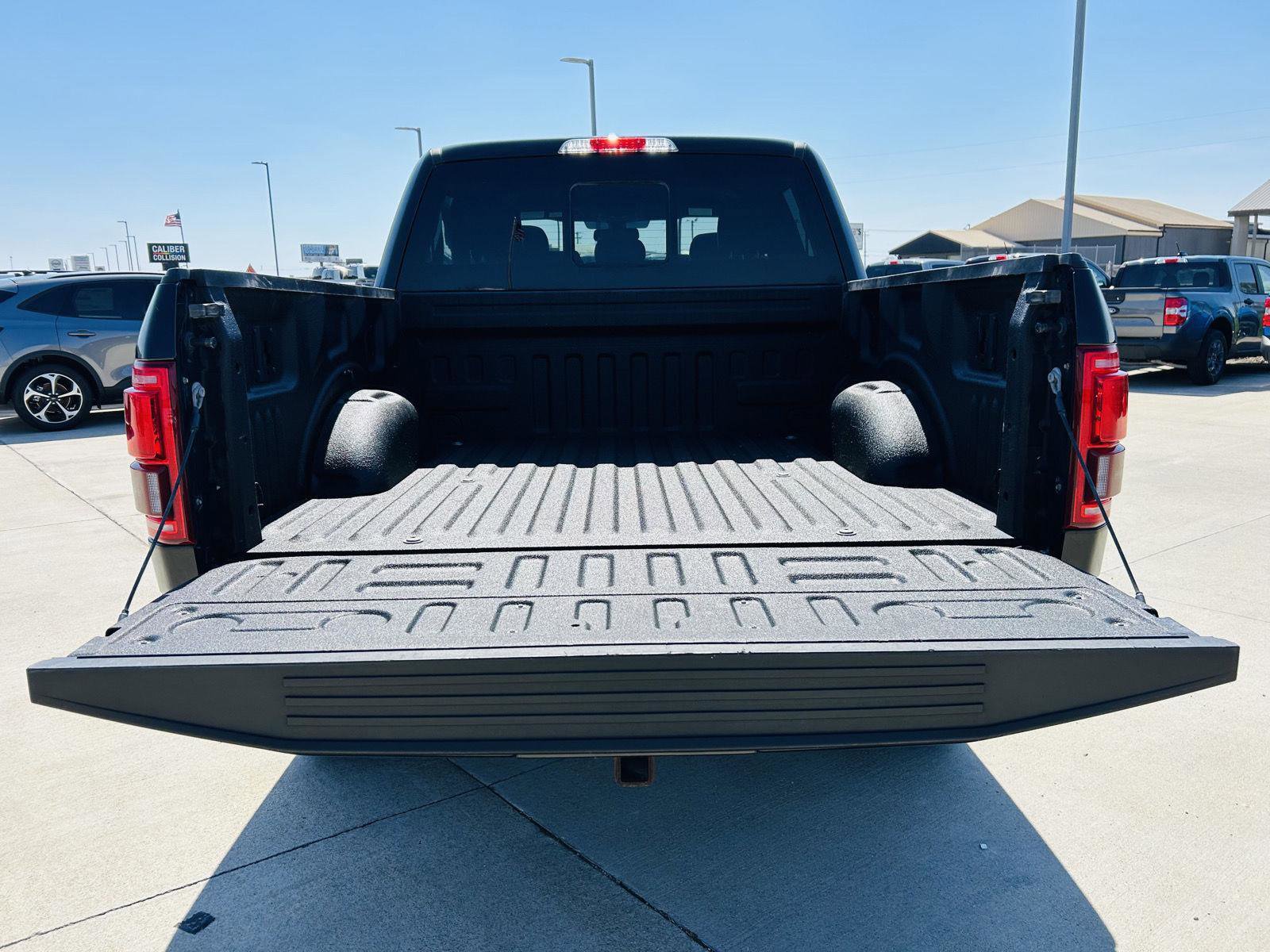 Used 2016 Ford F150 Lariat w/ Equipment Group 502A Luxury image 28