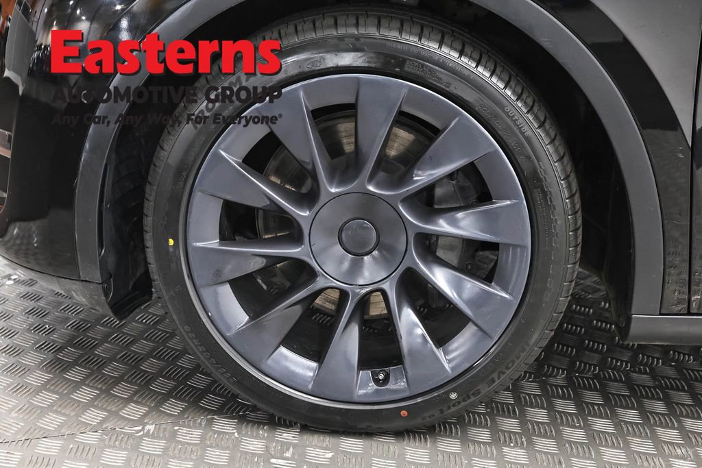 Used 2022 Tesla Model Y Long Range AWD/4WD image 26