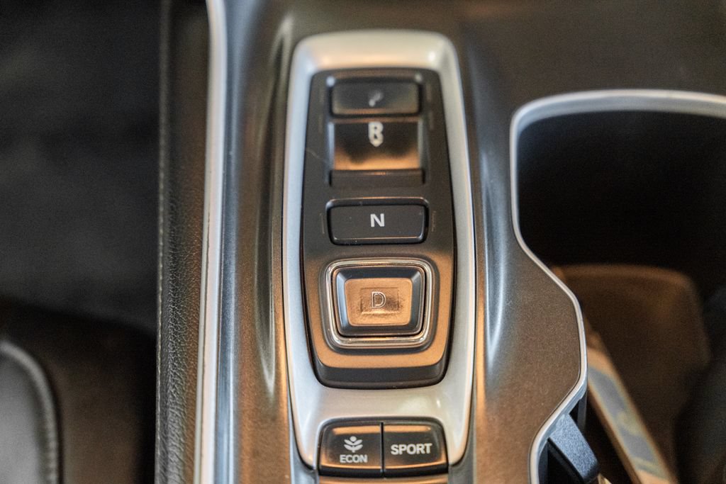 Used 2018 Honda Accord Touring image 19