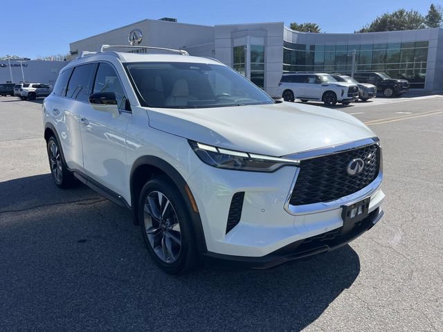 Certified 2023 INFINITI QX60 Luxe w/ Cargo Package AWD/4WD image 3