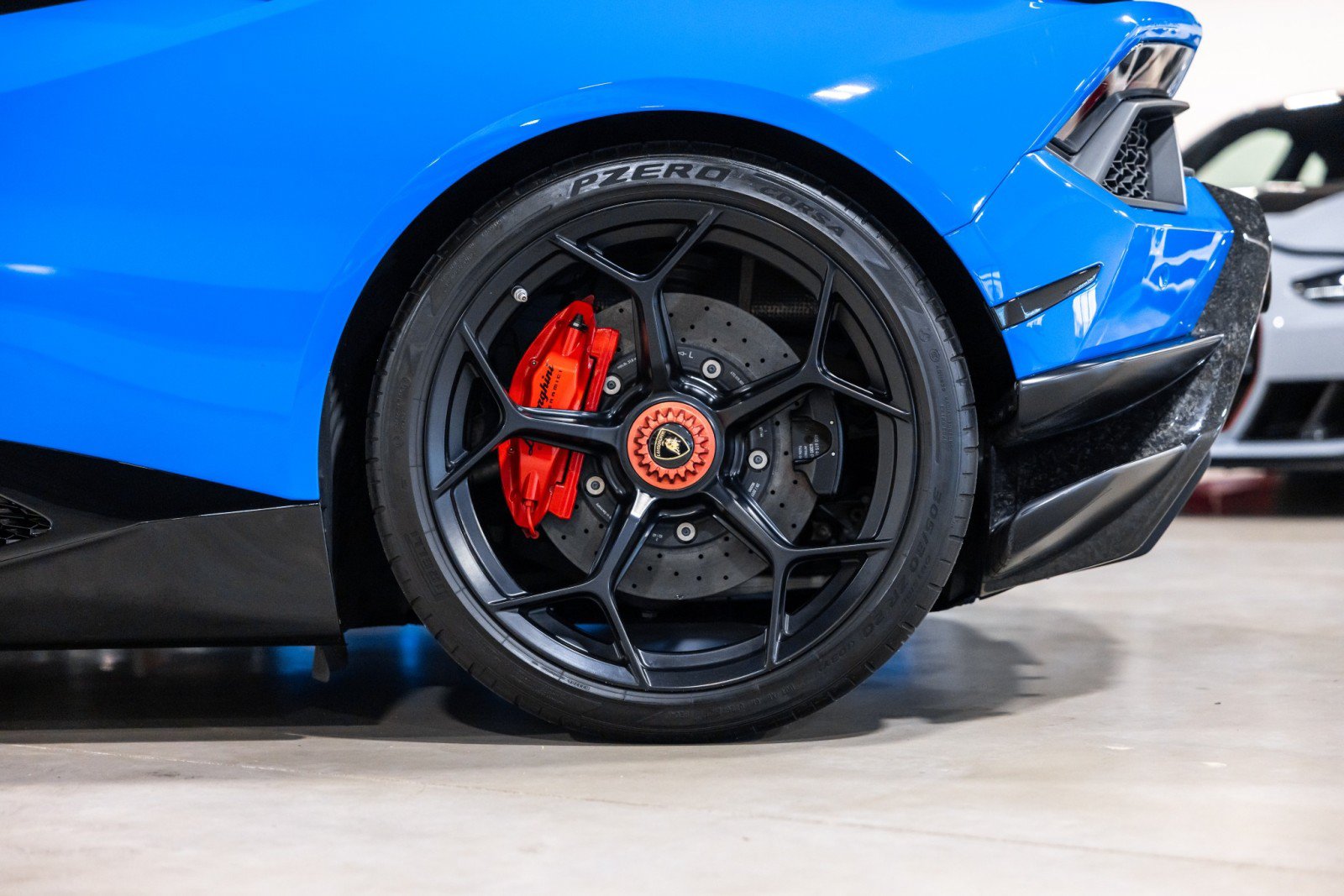 Used 2018 Lamborghini Huracan Performante AWD/4WD image 21