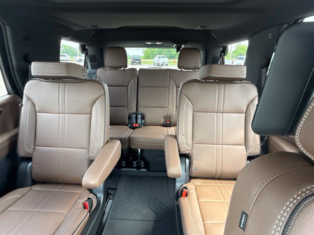 New 2026 Chevrolet Tahoe High Country AWD/4WD image 32