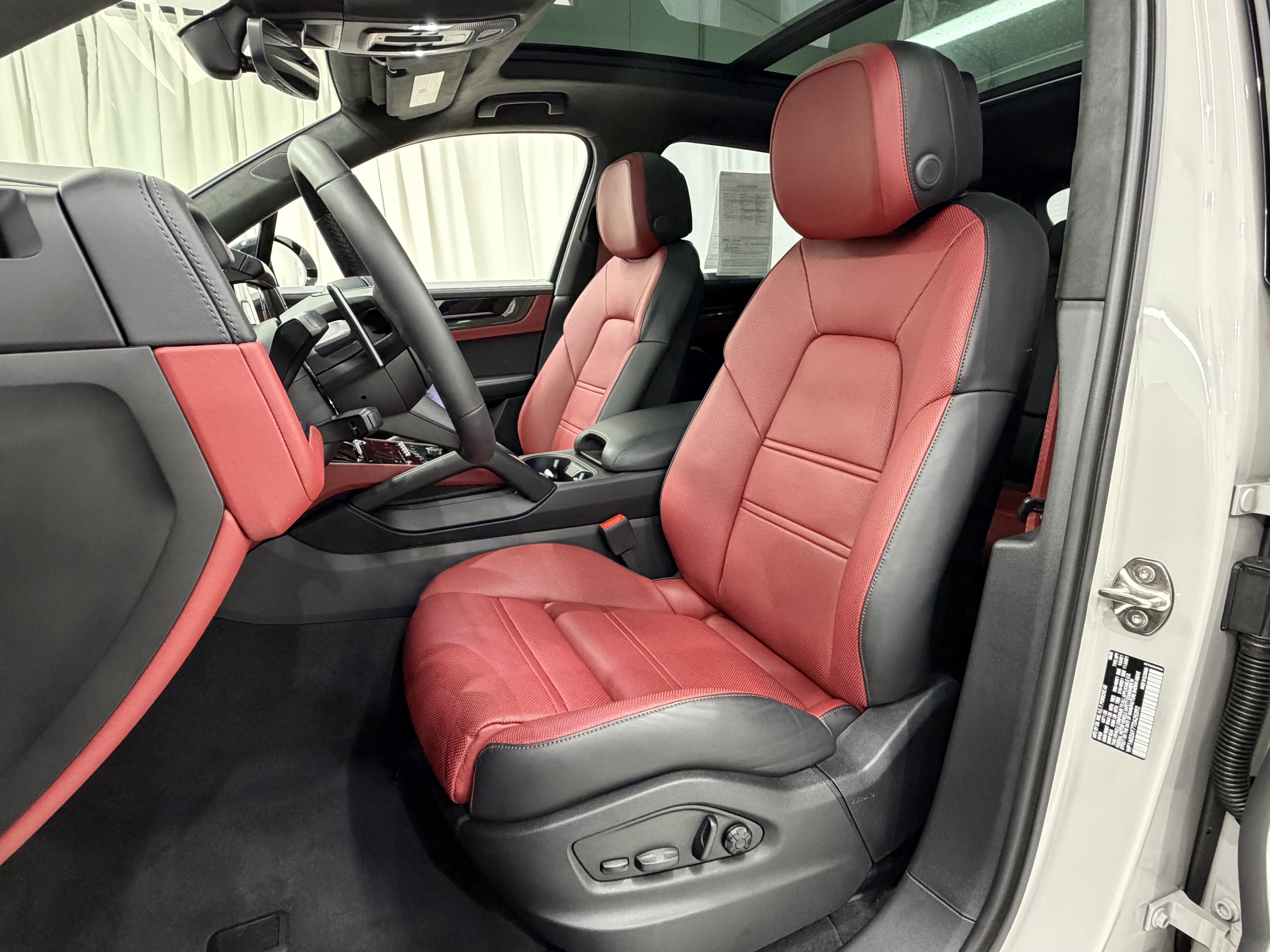 Certified 2026 Porsche Cayenne GTS image 32