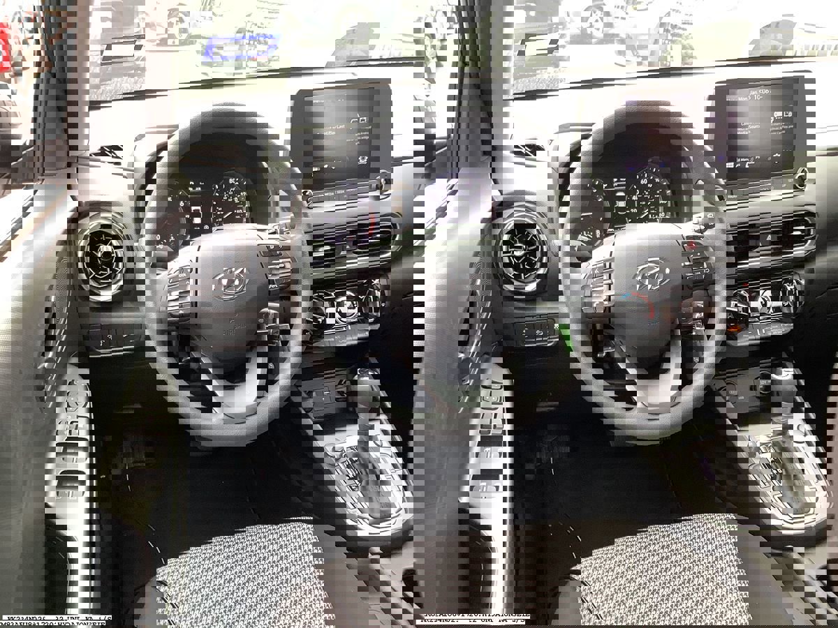 Used 2022 Hyundai Kona SE image 11