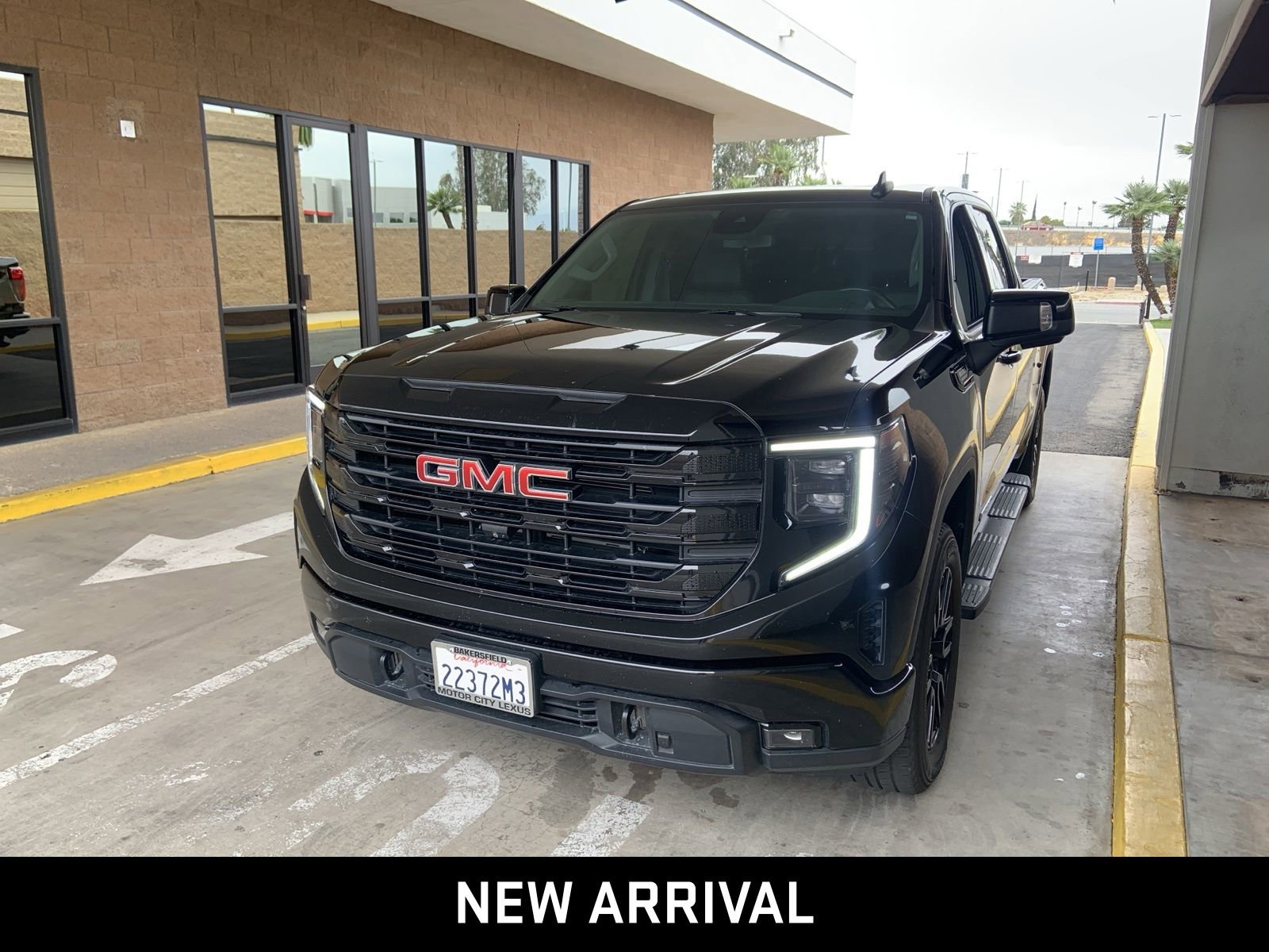 Certified 2022 GMC Sierra 1500 Elevation w/ Elevation Premium Package AWD/4WD image 1