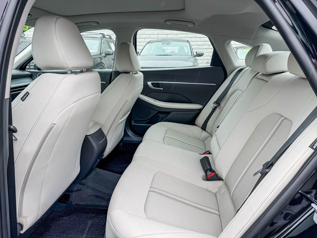Certified 2024 Hyundai Sonata SEL w/ Convenience Package image 18