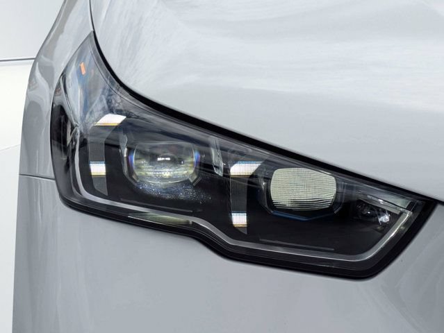 Used 2026 BMW 530i xDrive AWD/4WD image 2
