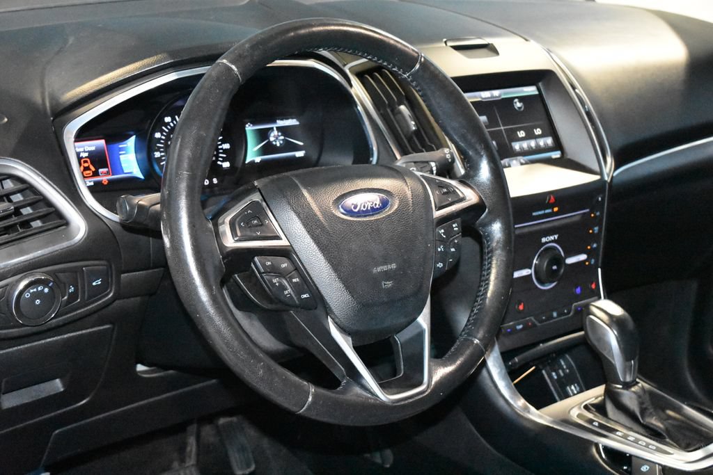 Used 2015 Ford Edge Titanium w/ Equipment Group 301A AWD/4WD image 2