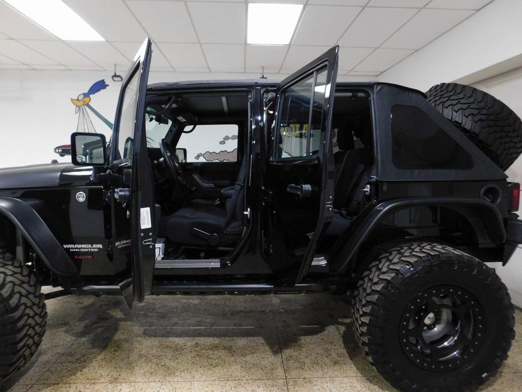 Used 2012 Jeep Wrangler Unlimited Sport image 35