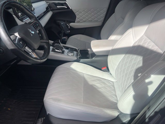 Used 2024 Mitsubishi Outlander SEL FWD image 3