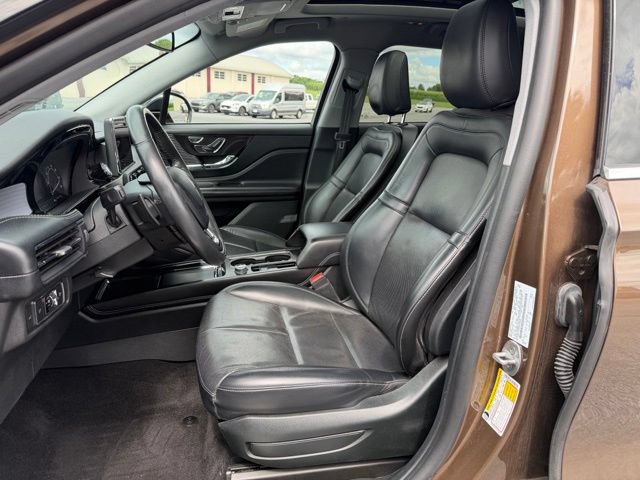 Used 2022 Lincoln Corsair AWD w/ Premium Package image 11
