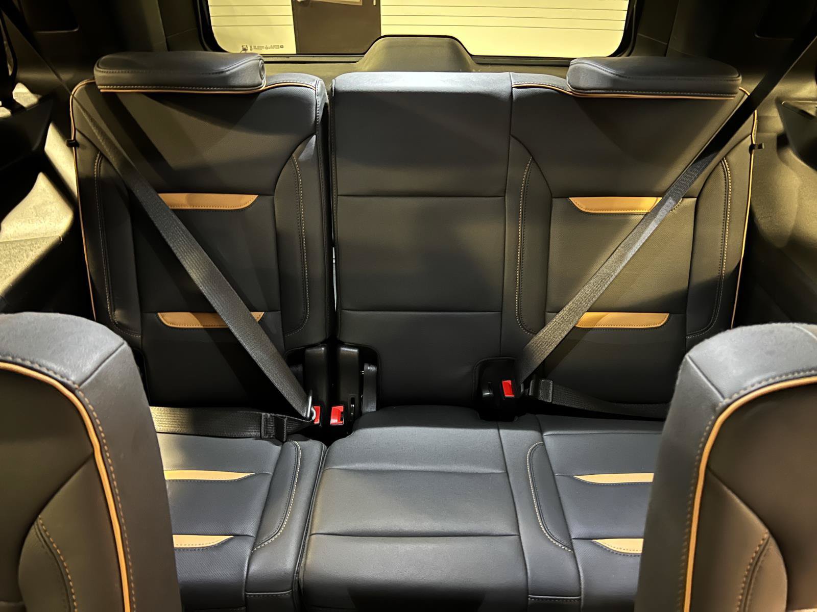 Used 2024 GMC Yukon AT4 w/ AT4 Premium Plus Package AWD/4WD image 31