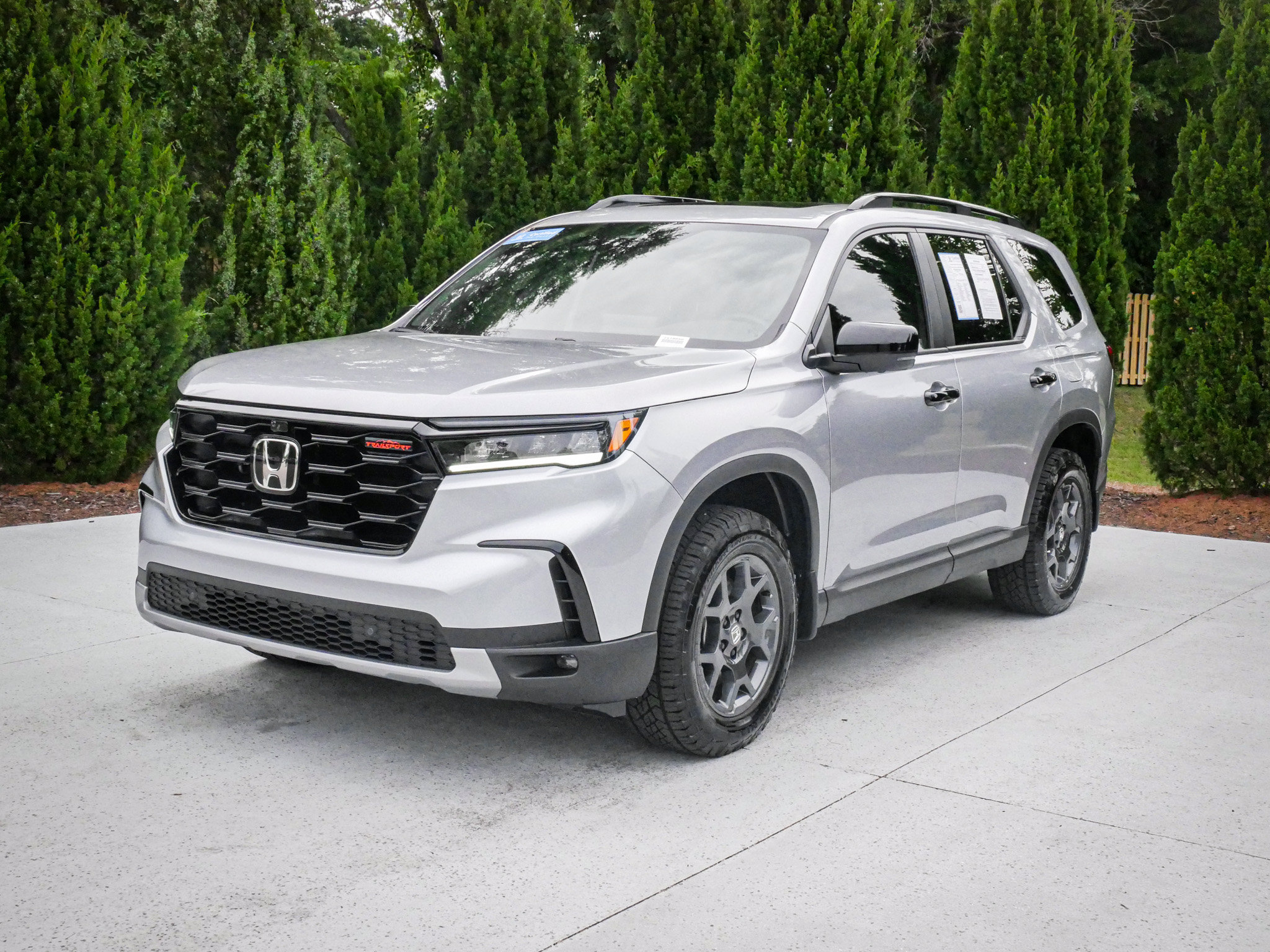 Used 2025 Honda Pilot TrailSport image 5