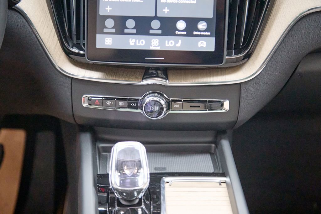 New 2026 Volvo XC60 T8 Plus w/ Protection Package Premier image 28