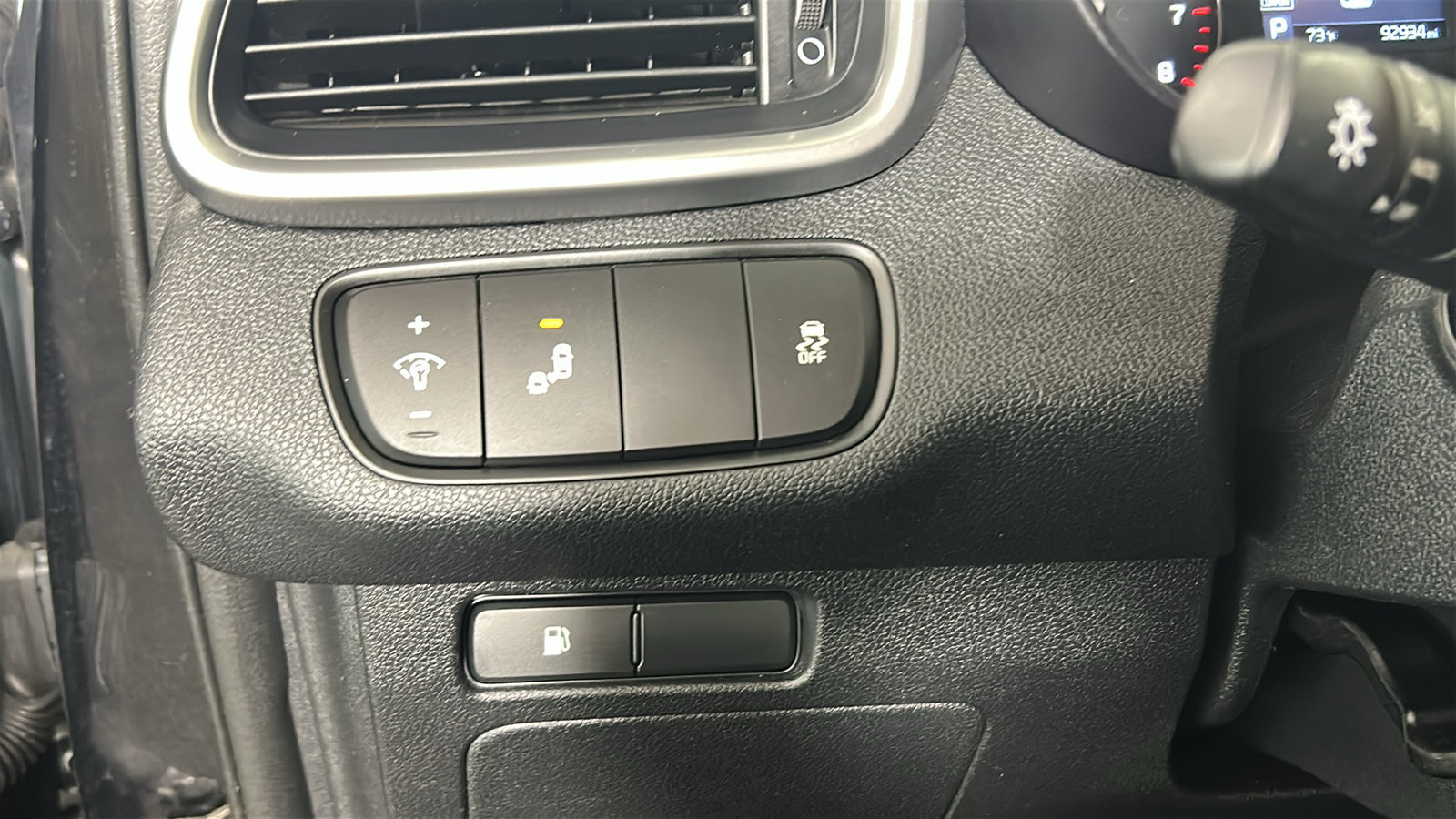 Used 2020 Kia Sorento LX AWD/4WD image 23